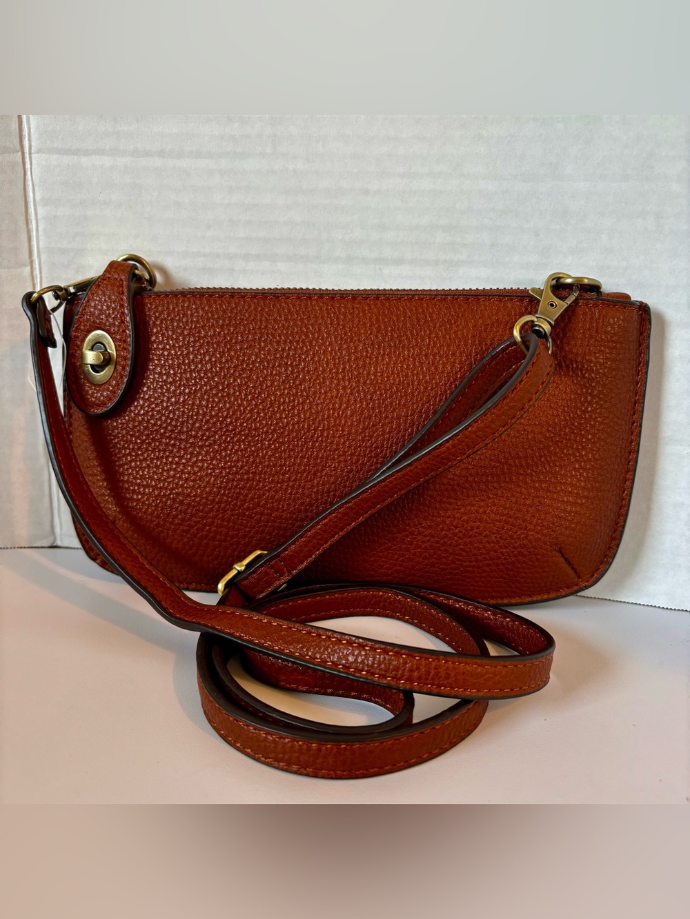 Joy Susan Classic Pebbled Leather Crossbody Bag in Brown Oak Like New Read Des.